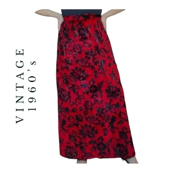 1539. VINTAGE 1960’s RED BLACK IN‎ COLOR TAPESTRY MAXI SKIRT SEE MEASUREMENTS - Picture 1 of 9
